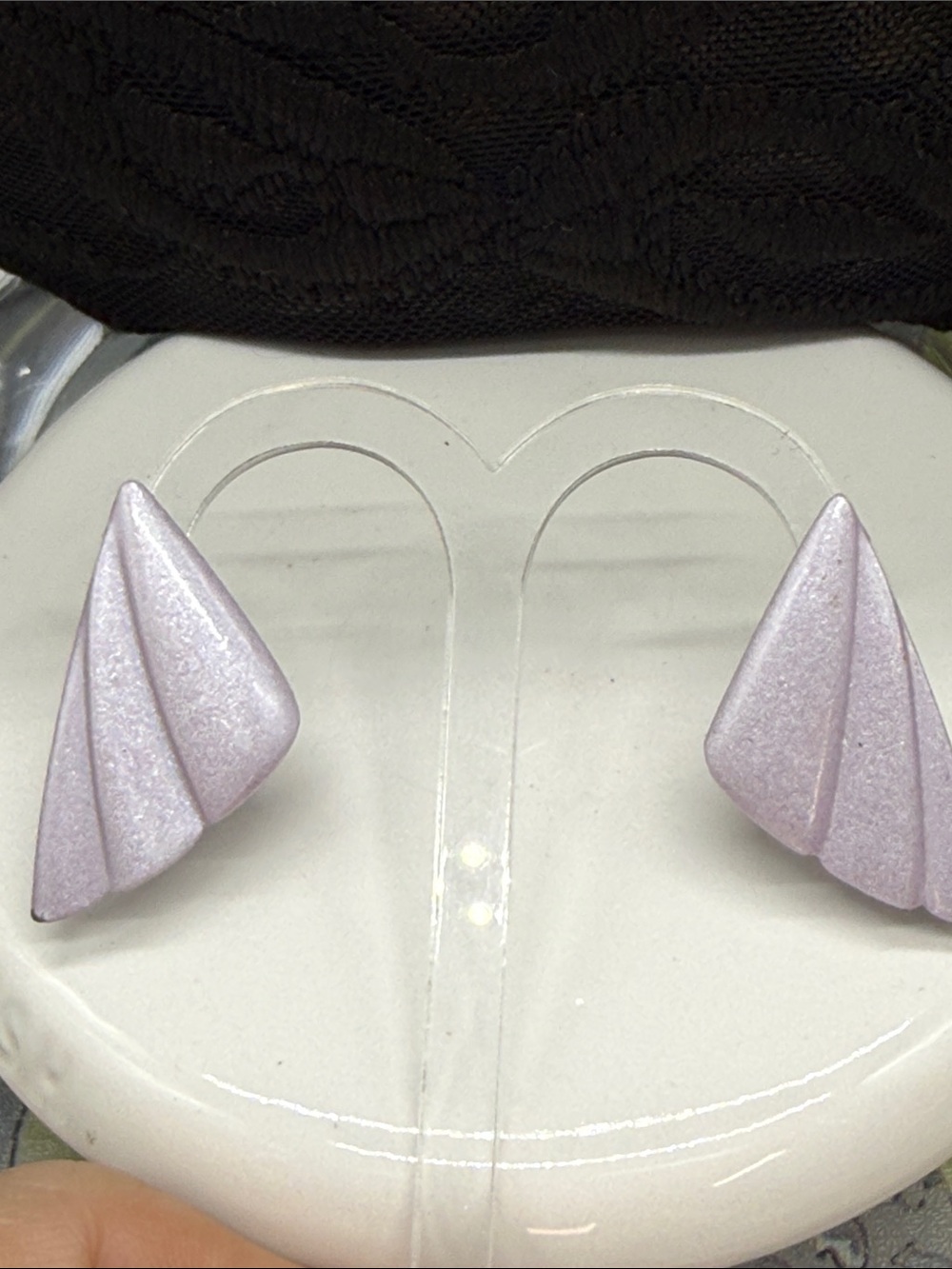 ⭐️vintage 80's lavender sparkle triangle enamel stud earrings